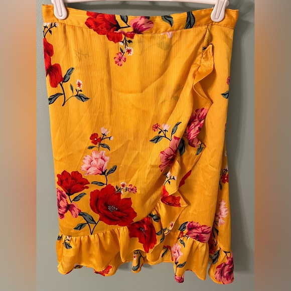 Old Navy ruffle midi skirt - Picture 3 of 5